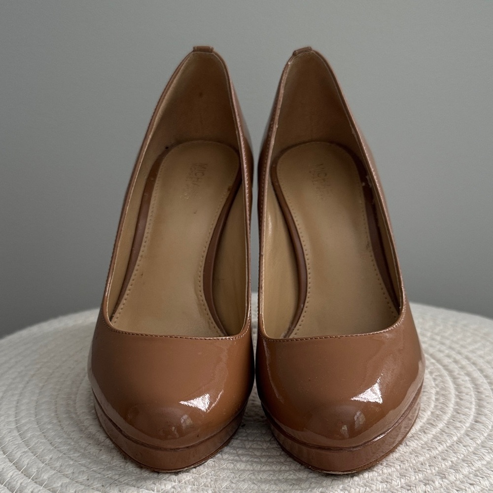 Michael Kors Tan Patent Leather Platform Heels Size 7